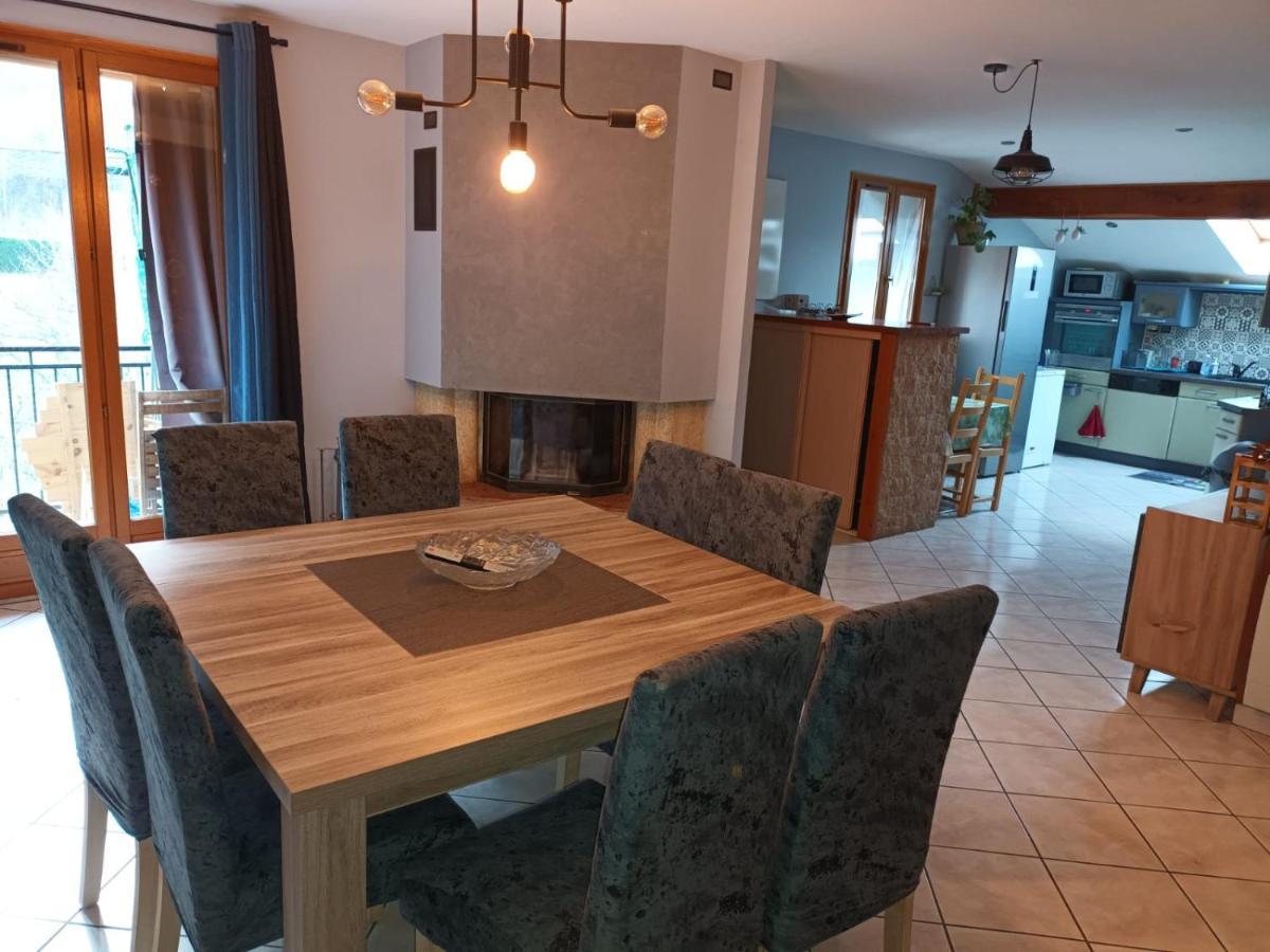 Apartament Au Pied Des Montagnes. Saint-Jean-de-Maurienne Zewnętrze zdjęcie